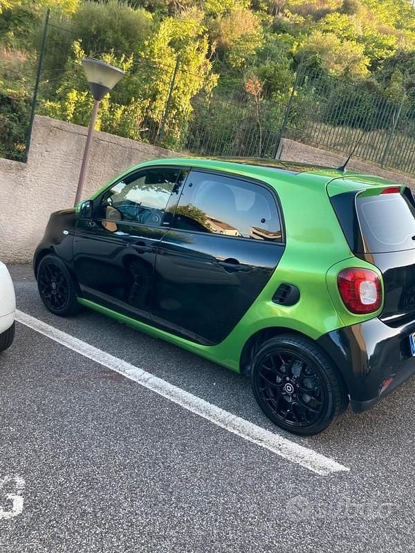 Usata Smart ForFour Electric Drive 60 kW (82 CV) 2017 Nero Utilitaria