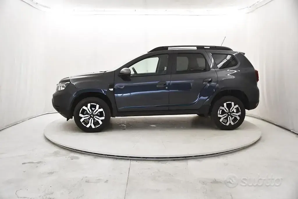 Usata Dacia Duster Journey 101 CV (74 kW) 2023 Grigio SUV