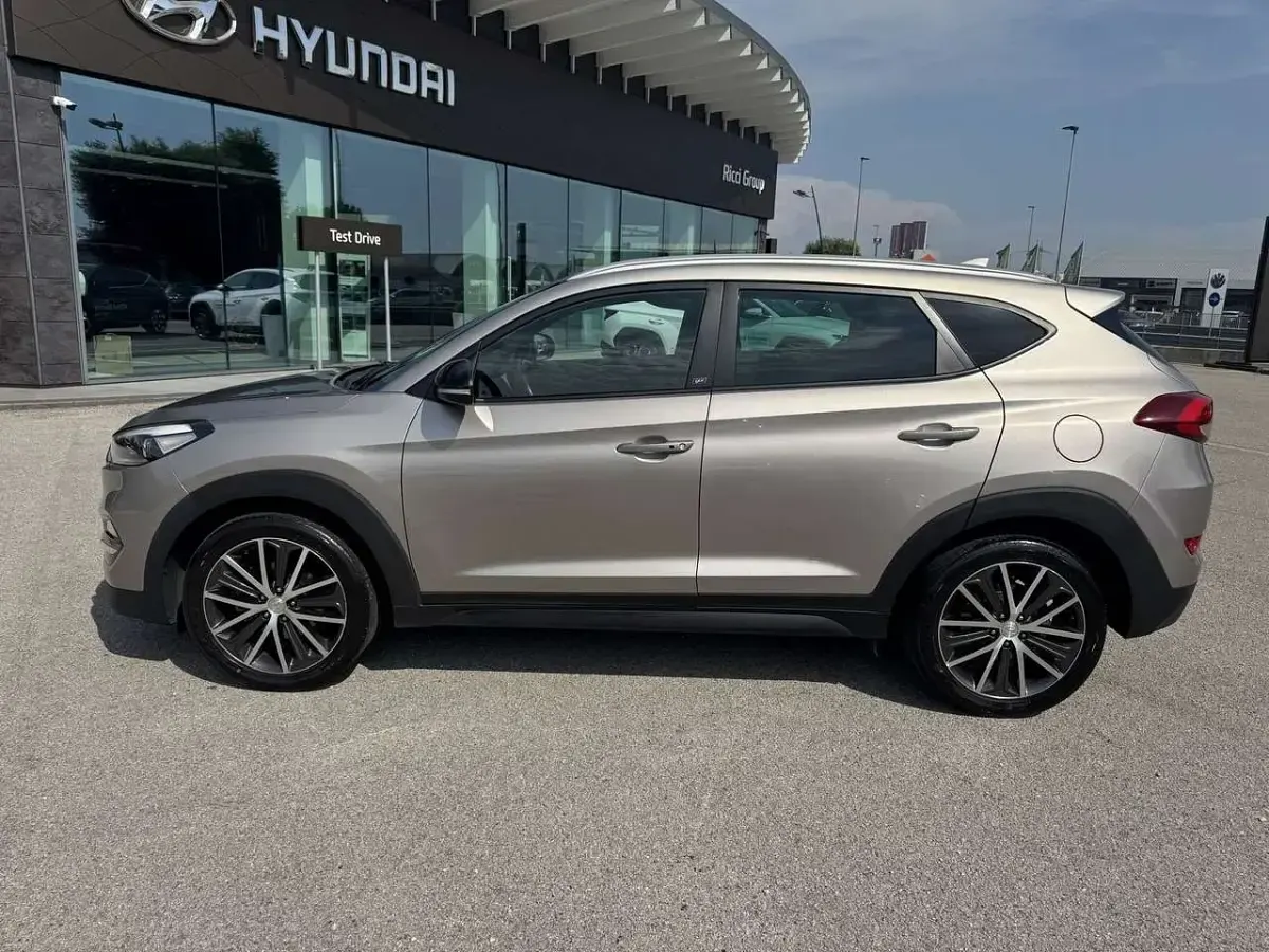 Usata Hyundai Tucson GO! 141 CV (103 kW) 2018 Grigio SUV