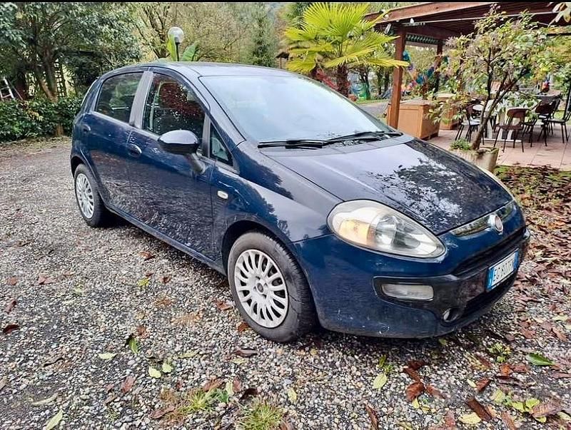 Blu Usata 2011 Fiat Punto Due volumi | 3500 € (Buon prezzo) - Immagine 1/4