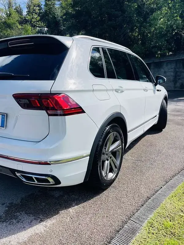 Begagnad VW Tiguan Allspace R-line 150 HK (110 kW) 2021 SUV
