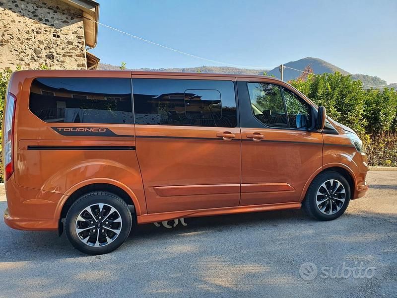 Usata Ford Tourneo Sport 2019 Giallo Monovolume