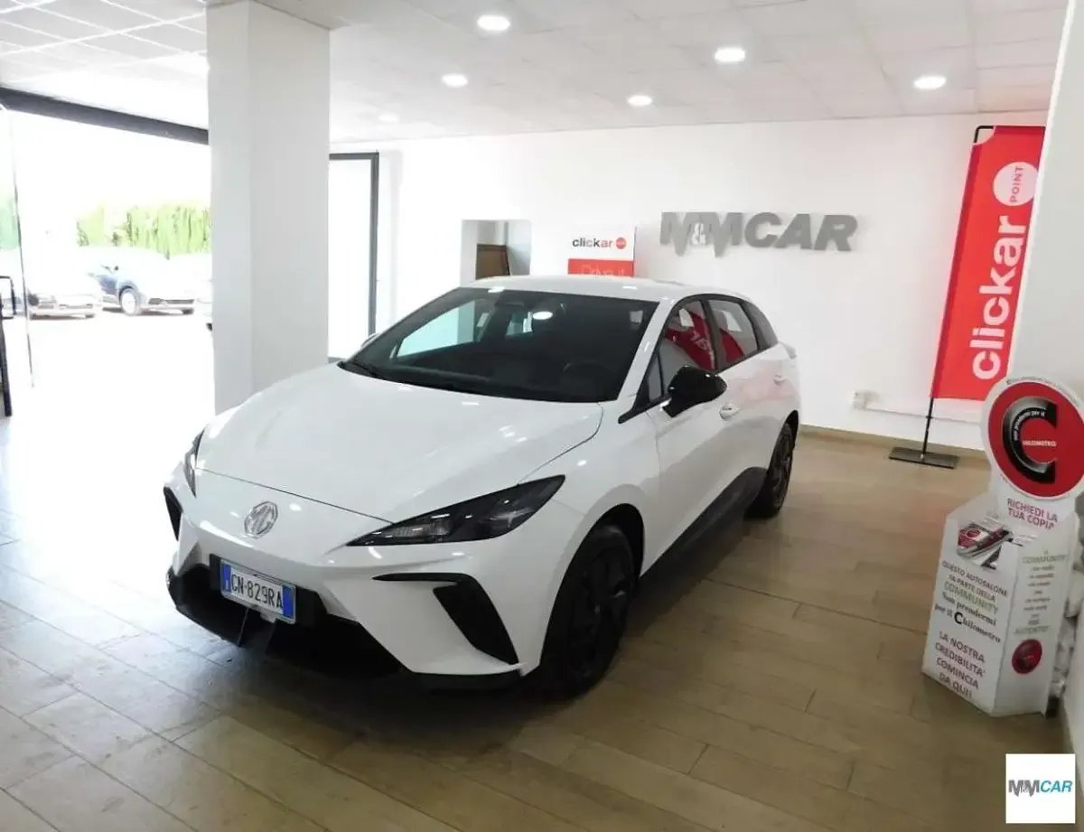 Usata MG MG4 EV 53 kW (73 CV) 2023 Bianco Utilitaria