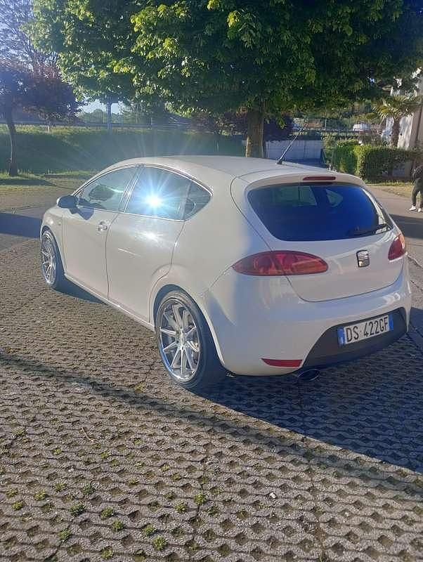 Usata Seat Leon CUPRA 241 CV (177 kW) 2009 Utilitaria