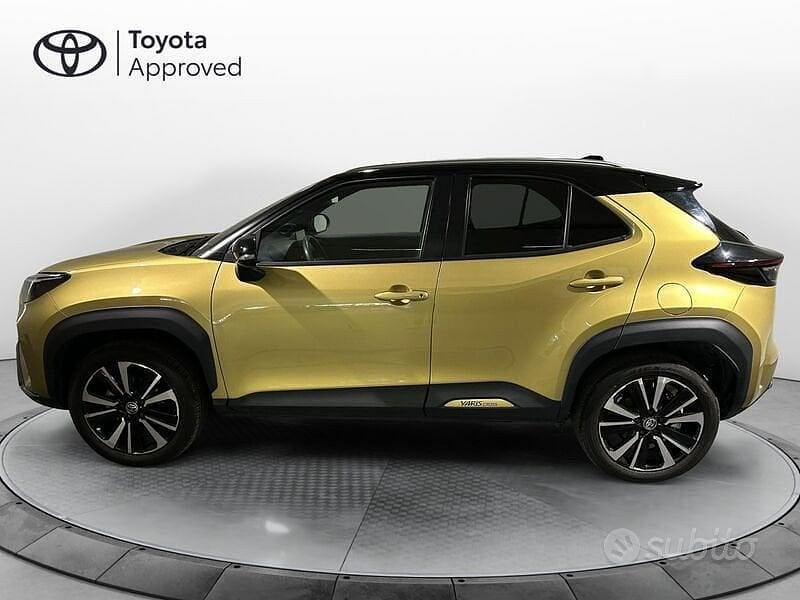 Usata Toyota Yaris Cross 116 CV (85 kW) 2021 Giallo SUV