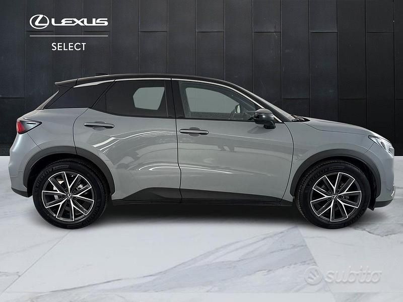 Usata Lexus LBX 91 CV (66 kW) 2024 Grigio SUV