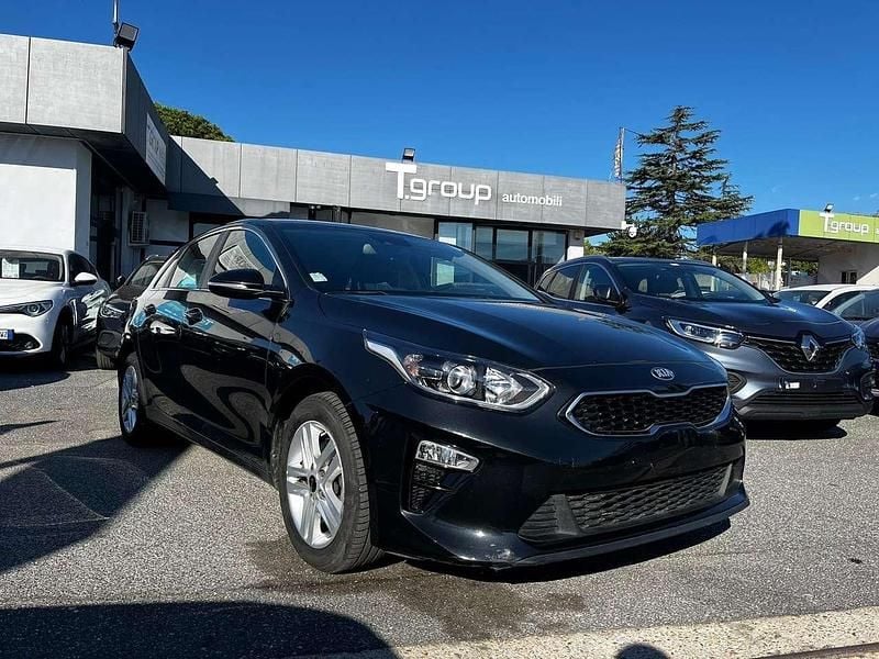 Nero Usata 2018 Kia Ceed Active Due volumi | 11.900 € - Immagine 1/4