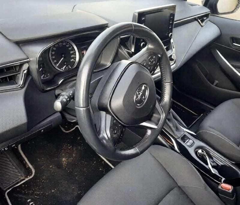 Usata Toyota Corolla Business Edition 98 CV (72 kW) 2021 Nero Station wagon