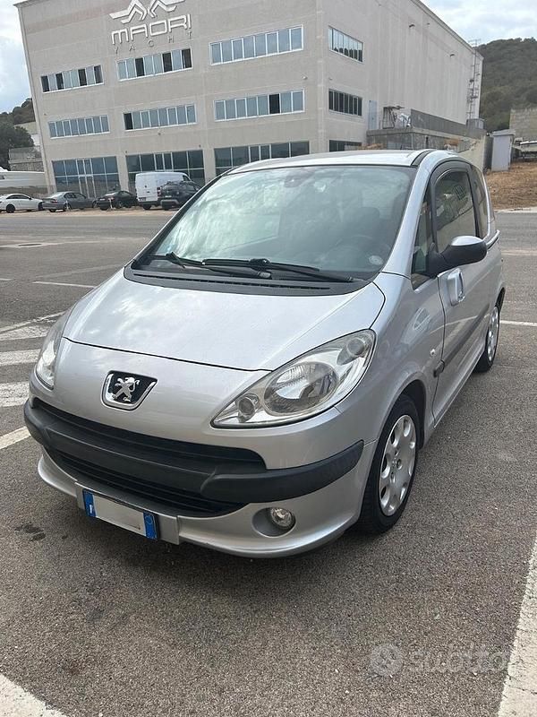 Usata Peugeot 1007 73 CV (53 kW) 2005 Grigio Monovolume