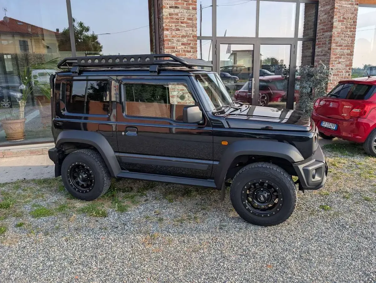 Usata Suzuki Jimny 102 CV (75 kW) 2023 Nero SUV