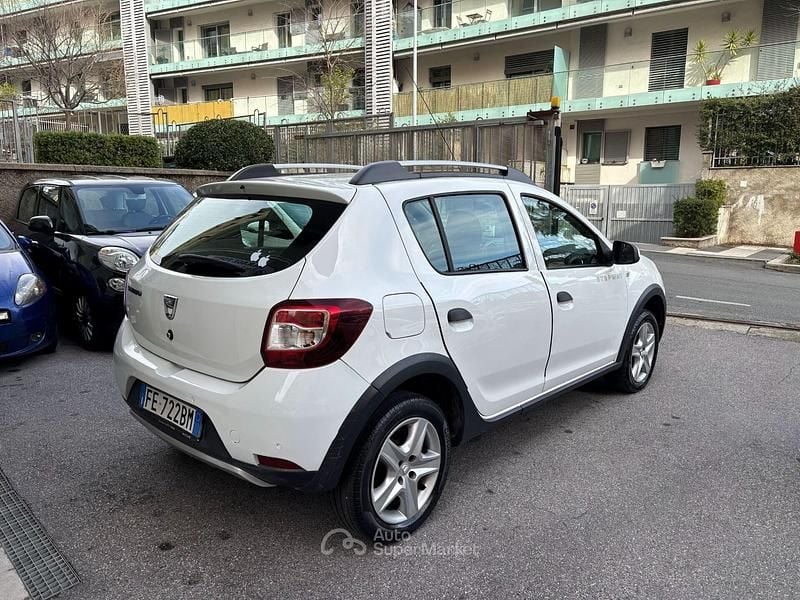 Usata Dacia Sandero Stepway 90 CV (66 kW) 2016 Bianco Berlina