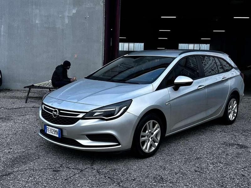 Usata Opel Astra Innovation 110 CV (80 kW) 2016 Berlina