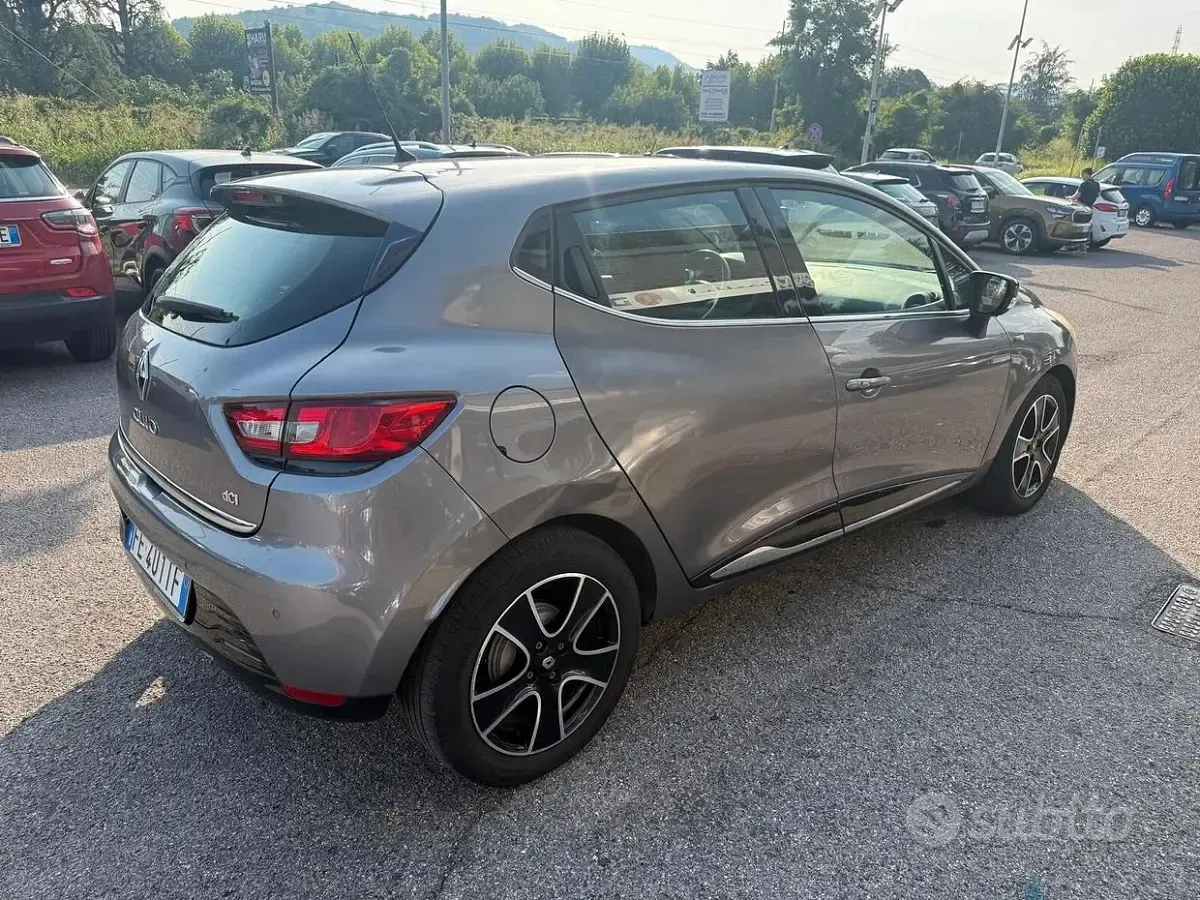 Usata Renault Clio IV Life 75 CV (55 kW) 2016 Grigio Berlina