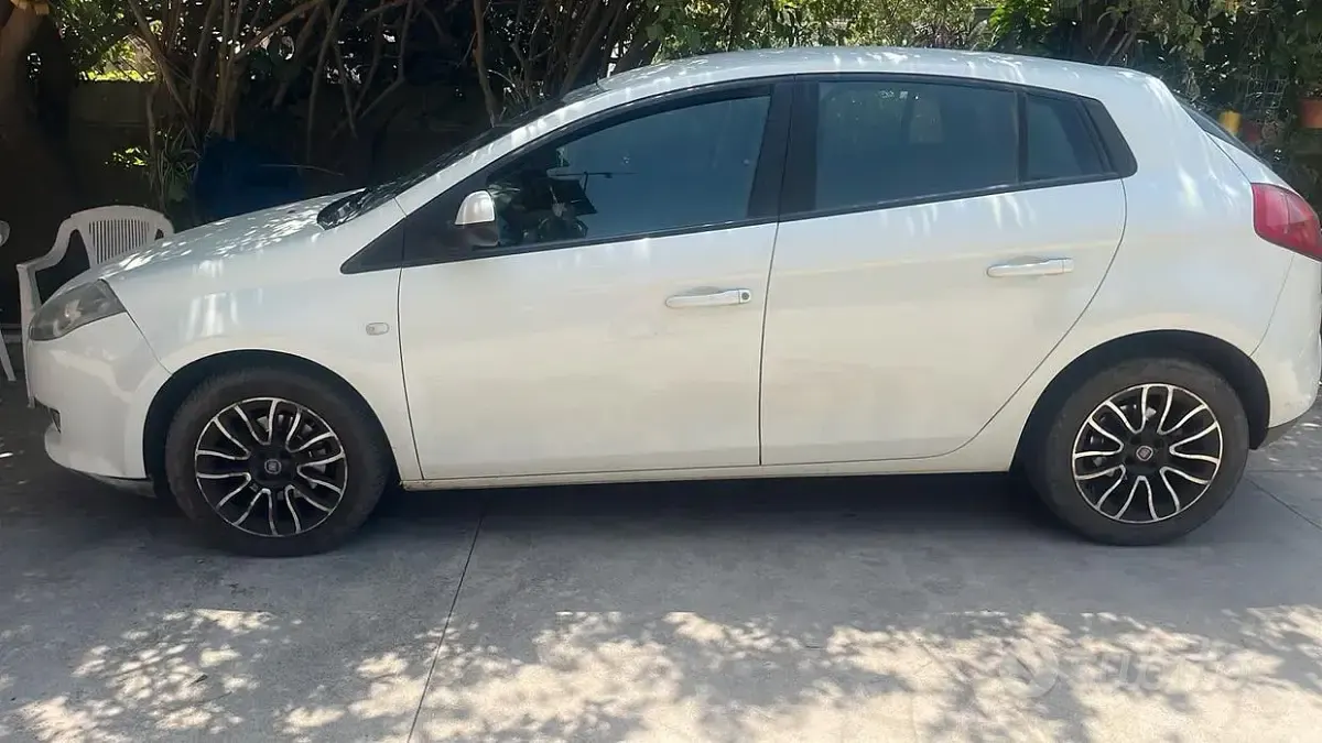 Usata Fiat Bravo 105 CV (77 kW) 2014 Bianco Utilitaria