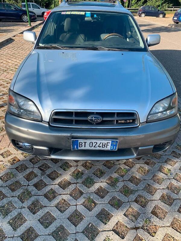 Usato 2002 Subaru Outback Benzin (1.800 €)