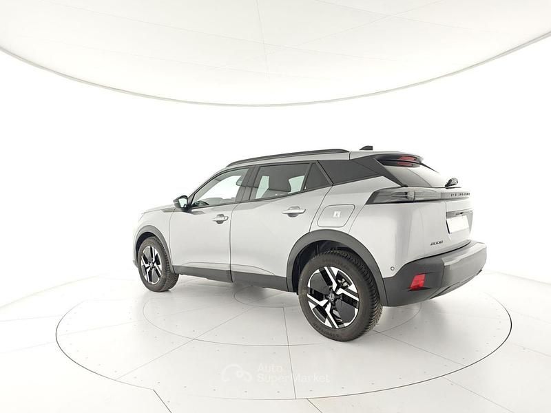 Usata Peugeot 2008 Allure 102 CV (75 kW) 2025 Argento SUV