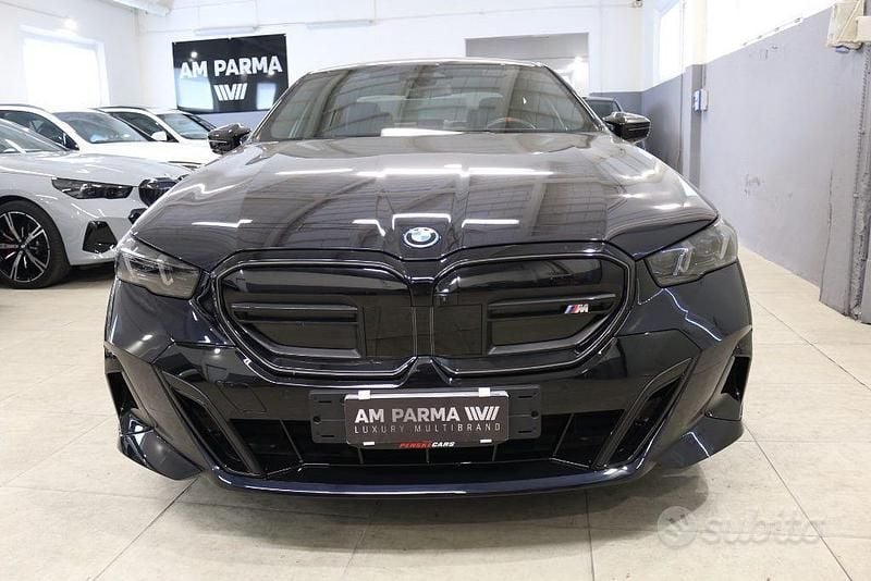 Usata BMW i5 M Sport 442 kW (601 CV) 2024 Blu Berlina
