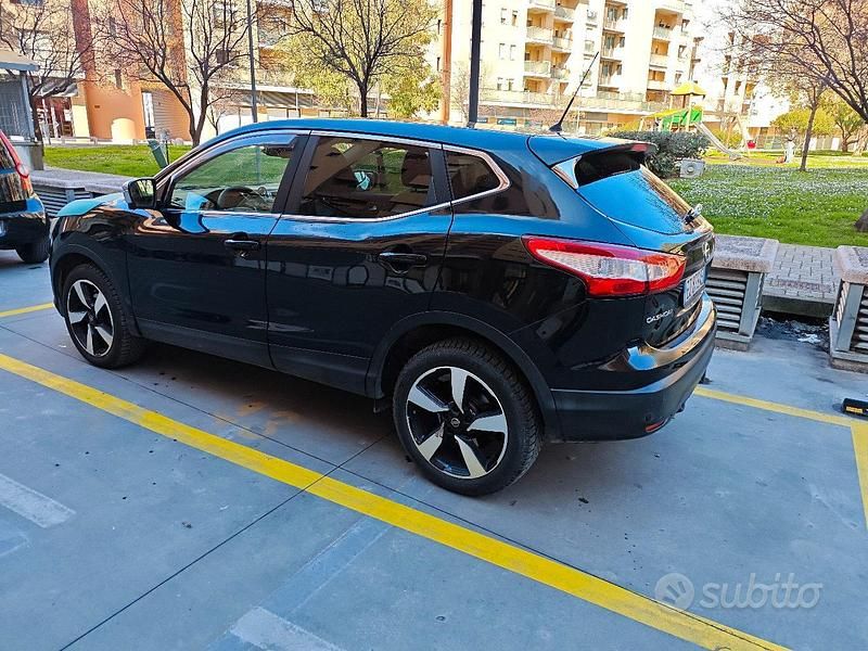 Usata Nissan Qashqai 360º 110 CV (80 kW) 2015 Nero SUV