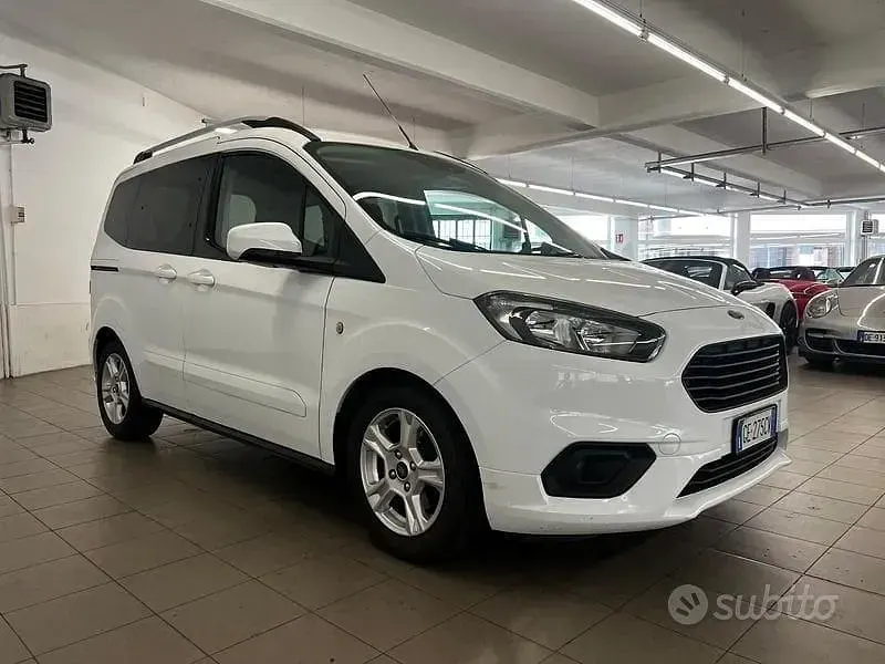 Usata Ford Tourneo Courier S 101 CV (74 kW) 2021 Bianco Monovolume