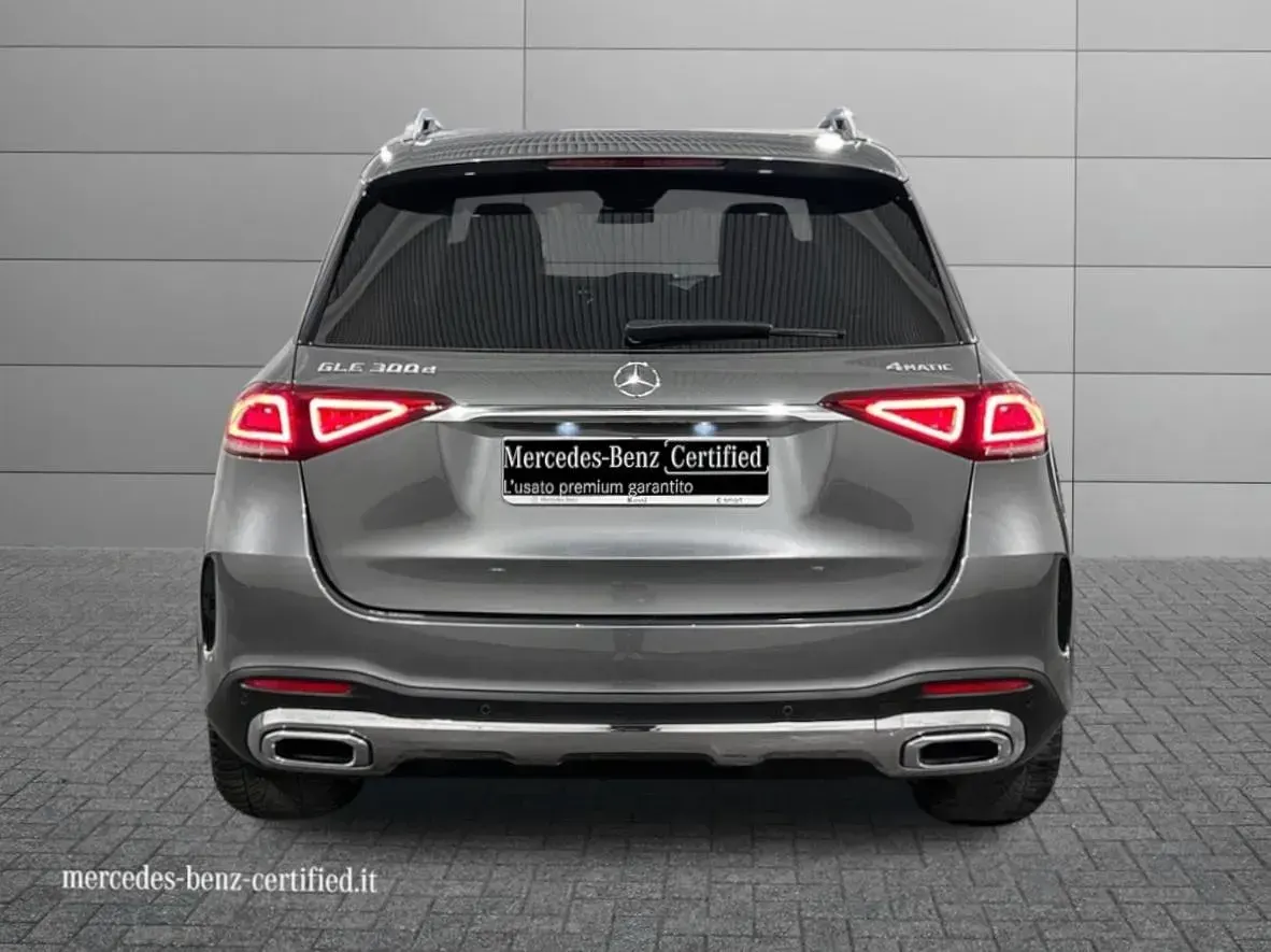 Usata Mercedes GLE300 Premium 272 CV (200 kW) 2023 Grigio medio metallizzato SUV