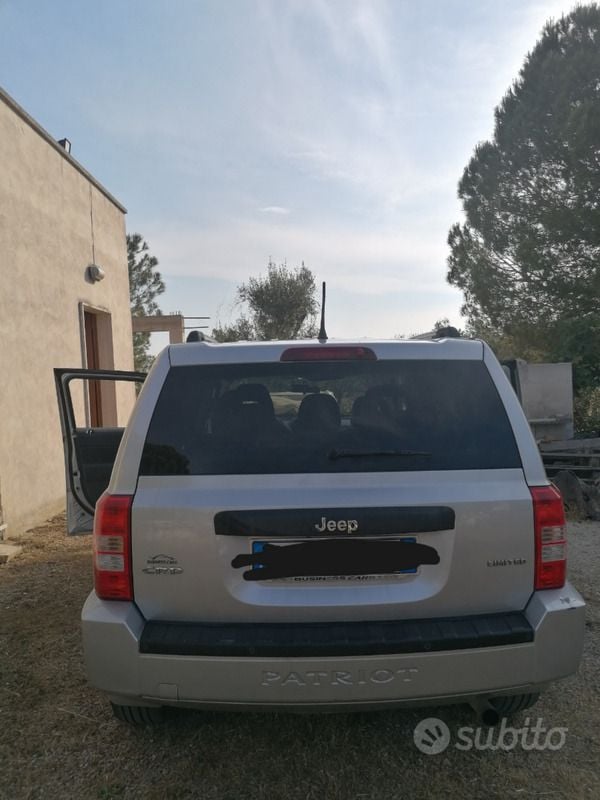 Usata Jeep Patriot 140 CV (102 kW) 2009 Grigio SUV