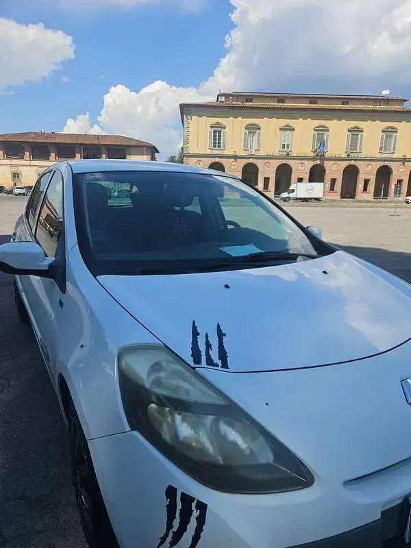 Usata Renault Clio II 75 CV (55 kW) 2011 Bianco Berlina