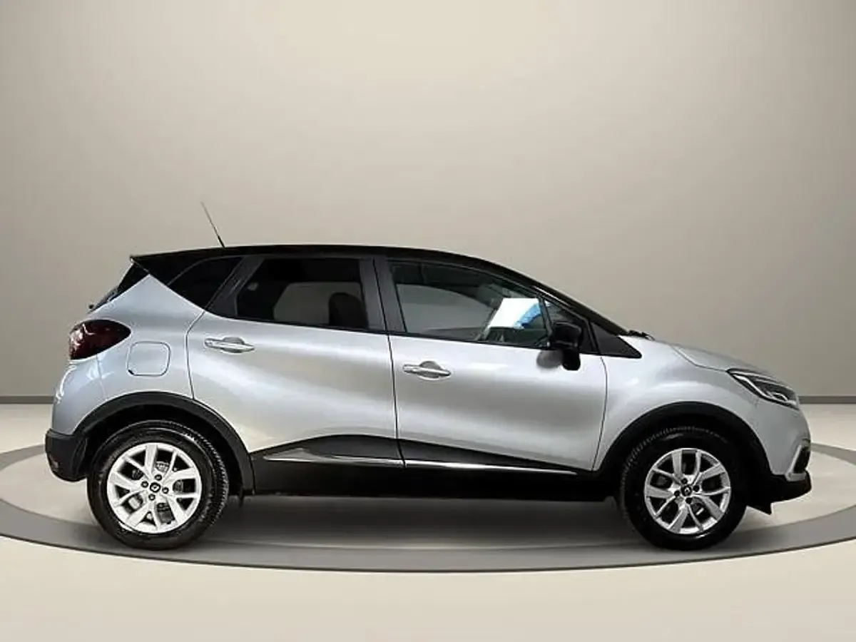 Usata Renault Captur 131 CV (96 kW) 2019 Grigio / metallizzato SUV