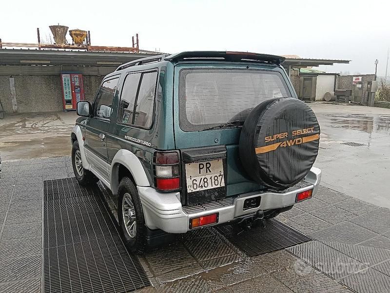 Usata Mitsubishi Pajero Select 99 CV (72 kW) 1993 Verde SUV