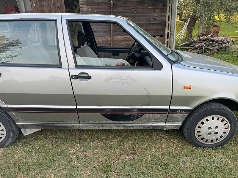 Grigio Usata 1982 Fiat Uno Due volumi | 3000 € - Immagine 1/4