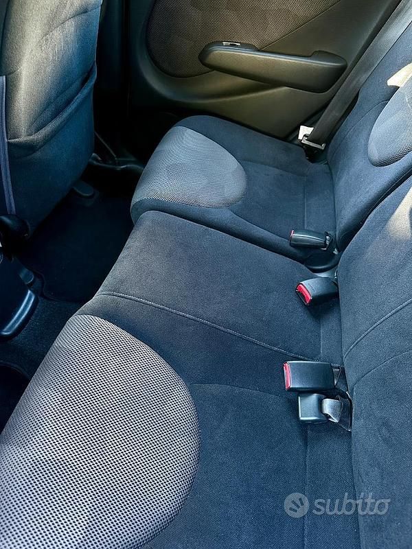 Usata Honda Jazz 83 CV (61 kW) 2006 Grigio Utilitaria