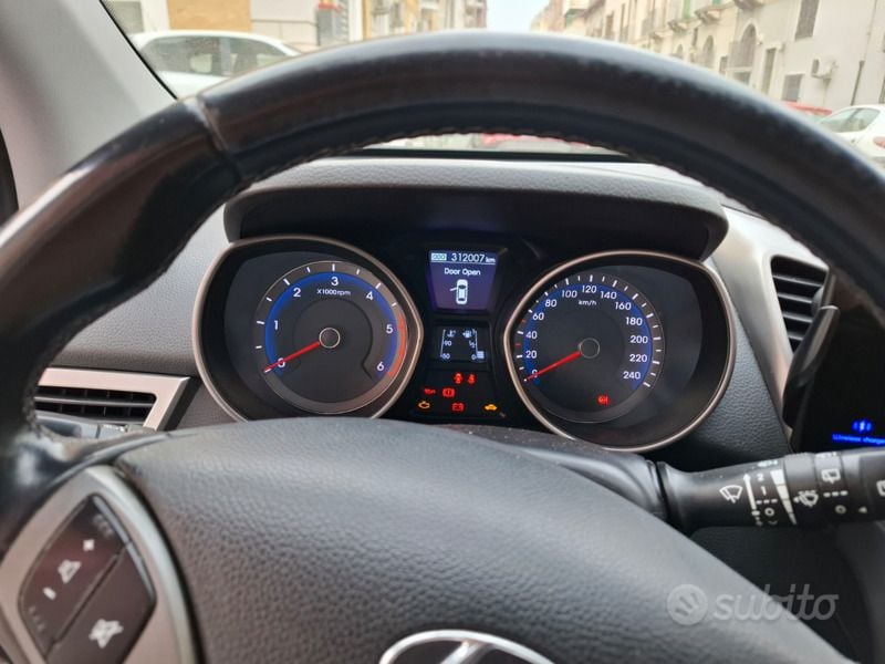 Usata Hyundai i30 110 CV (80 kW) 2013 Bianco Station wagon