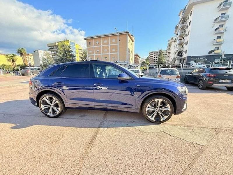 Usata Audi Q8 S-Line 286 CV (210 kW) 2021 Blu/azzurro SUV