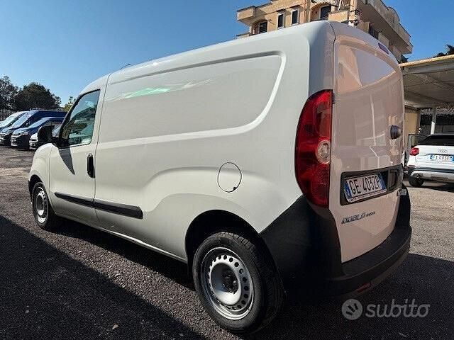 Usata Fiat Doblò S 105 CV (77 kW) 2021 Bianco Monovolume