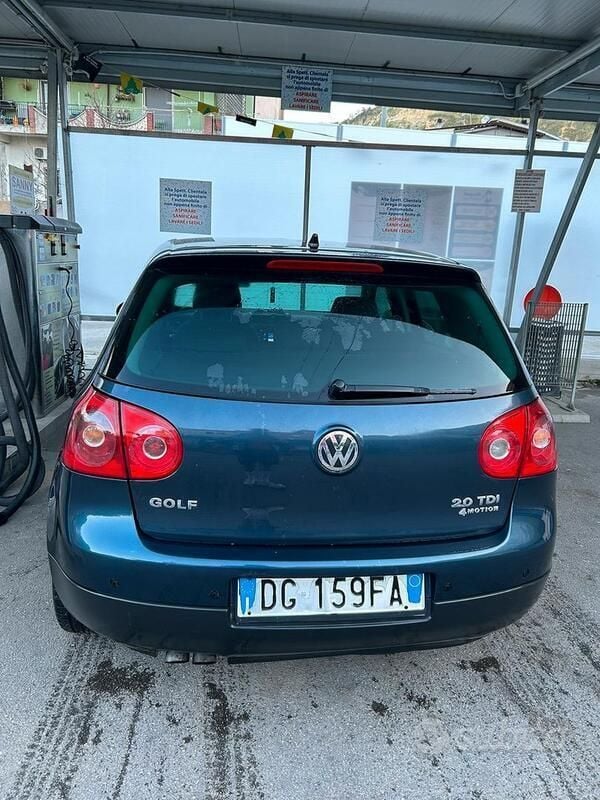 Begagnad VW Golf V 2007 Blå Sedan