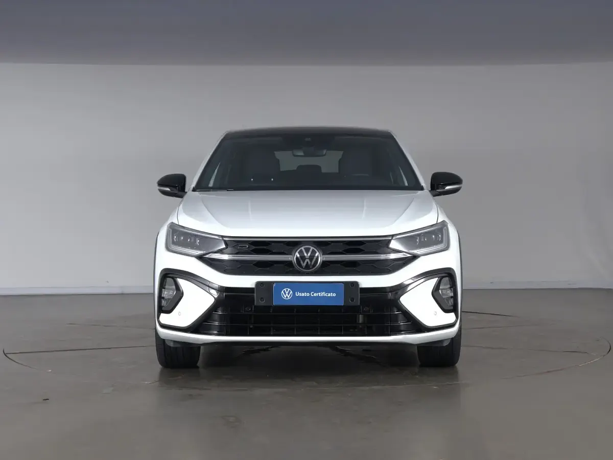 Usata VW Taigo R-line 110 CV (80 kW) 2023 Pure white nero SUV