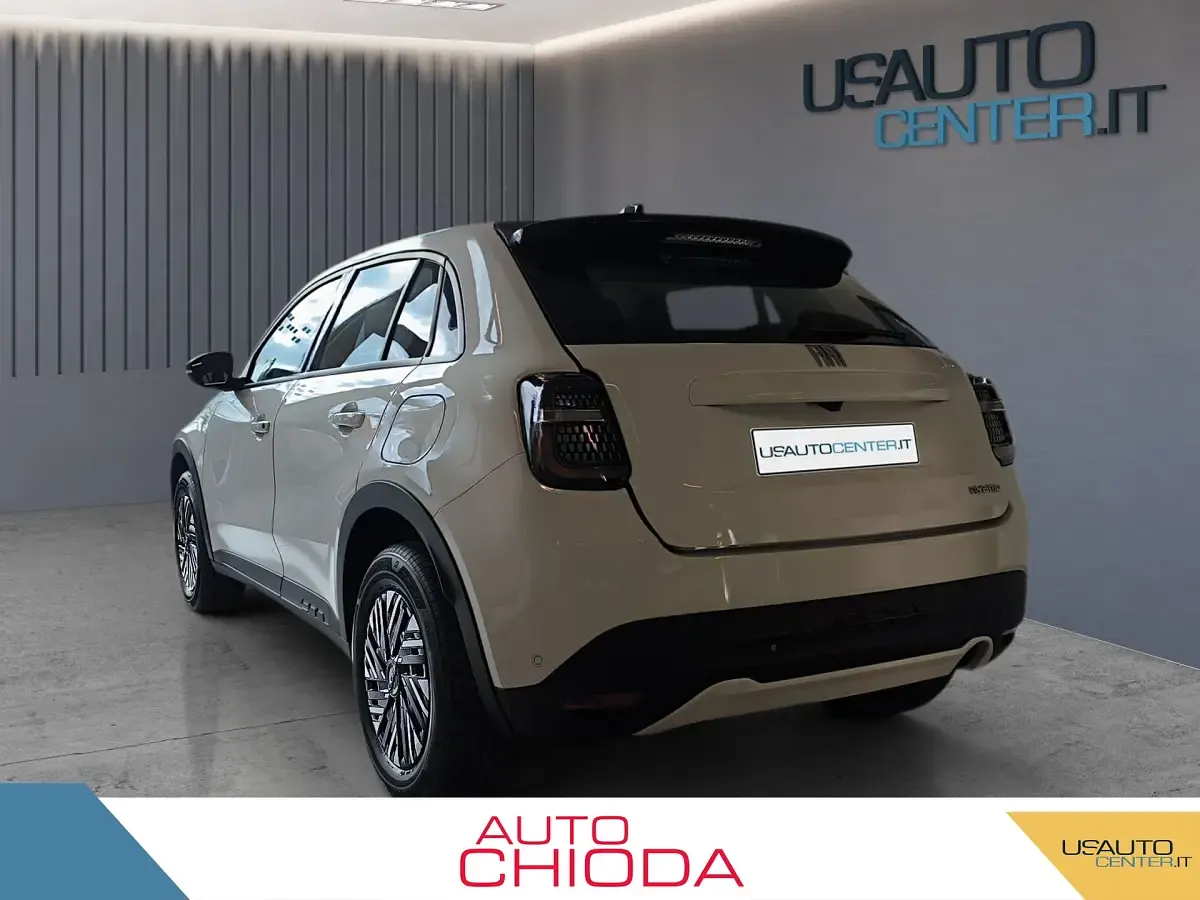 Uusi Fiat 600 Pop 110 HP (80 kW) 2025 Musta Katumaasturi