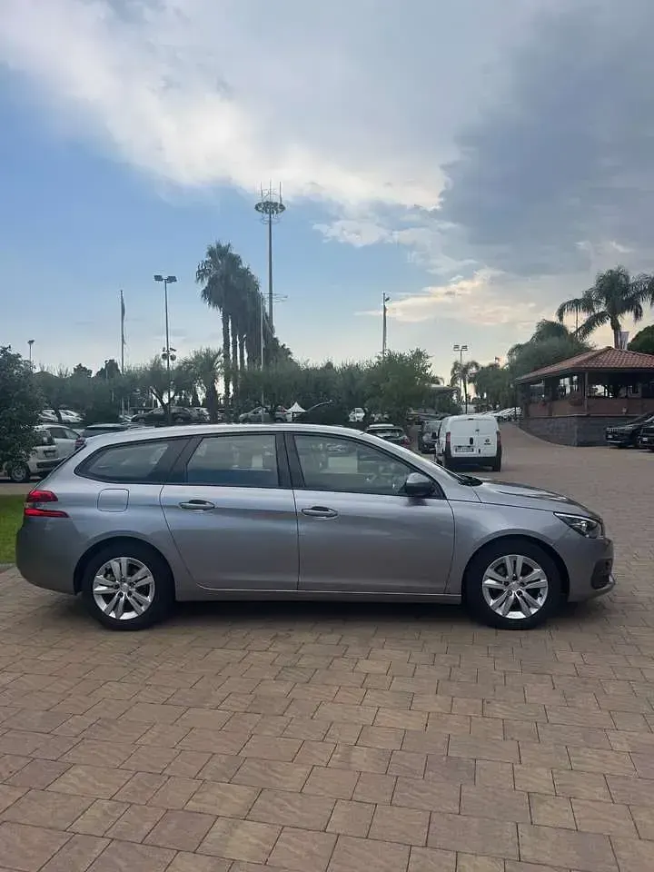 Usata Peugeot 308 Allure 131 CV (96 kW) 2020 Argento Berlina