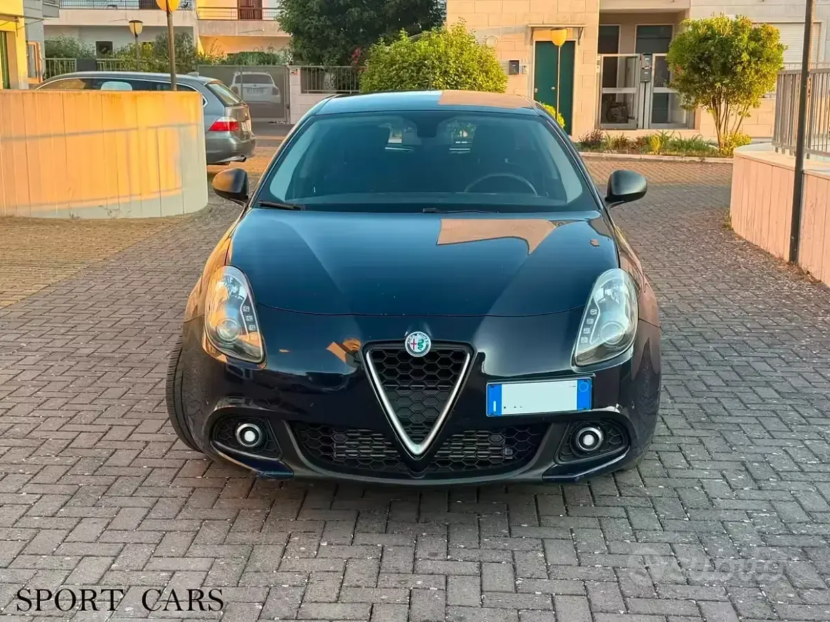 Usata Alfa Romeo Giulietta Super 120 CV (88 kW) 2018 Bluazzurro Utilitaria