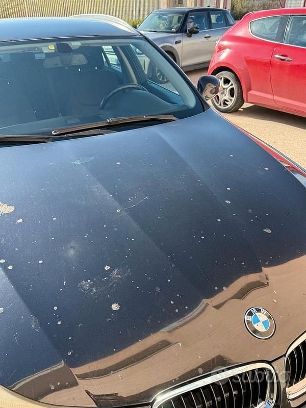 Begagnad BMW 320 184 HK (135 kW) 2010 Svart Kombi