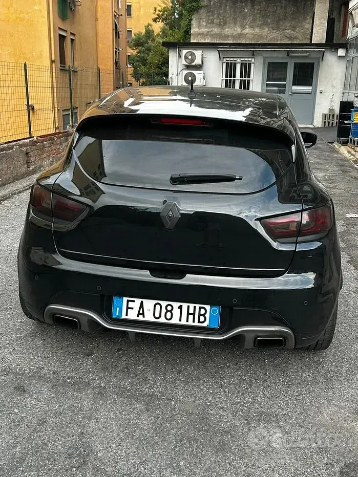 Usata Renault Clio IV R.S. 200 CV (147 kW) 2015 Nero Berlina