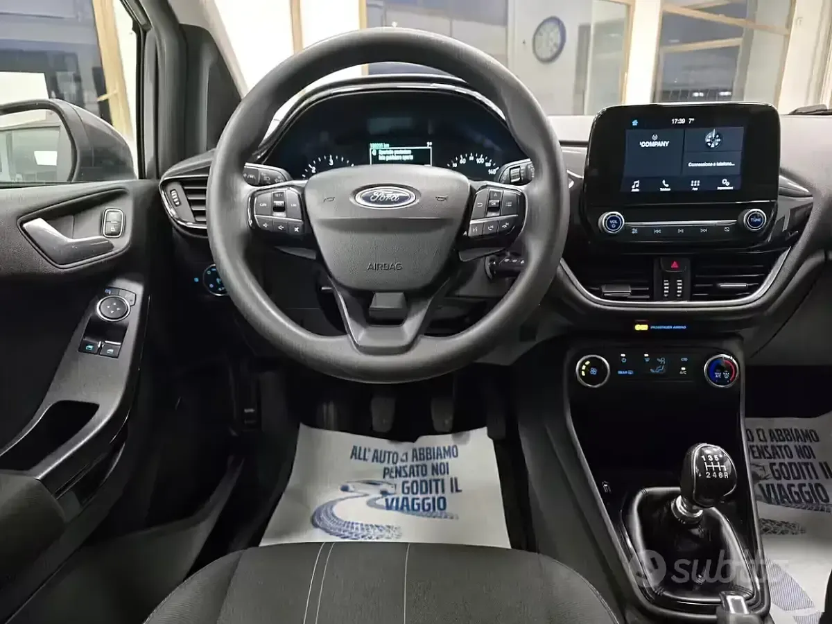 Usata Ford Fiesta 85 CV (62 kW) 2017 Grigio Utilitaria