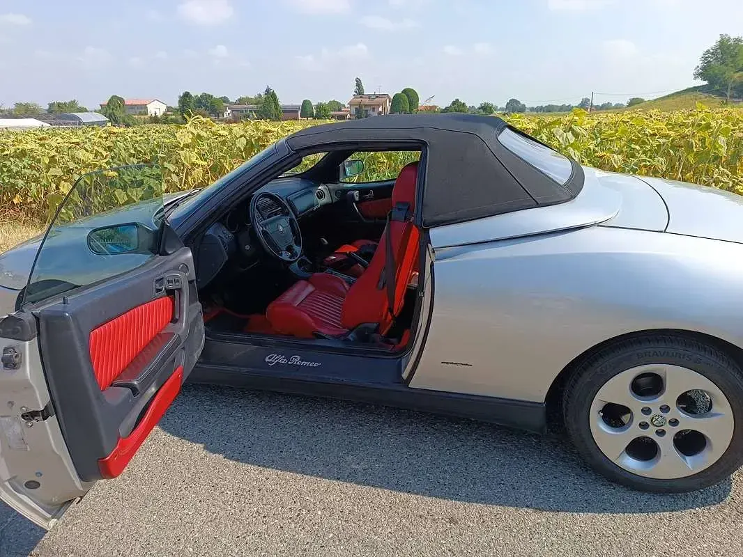 Usata Alfa Romeo Spider Lusso 150 CV (110 kW) 1996 Argento Cabrio