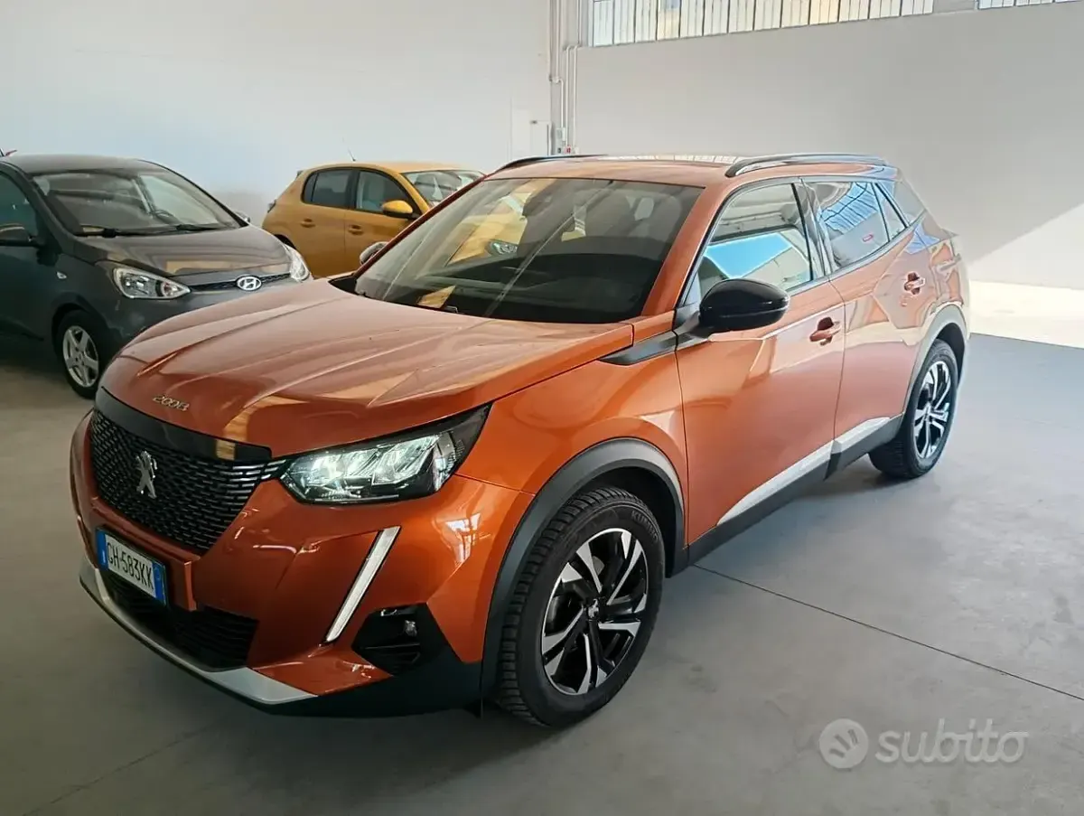 Usata Peugeot 2008 Allure 131 CV (96 kW) 2022 Arancione SUV