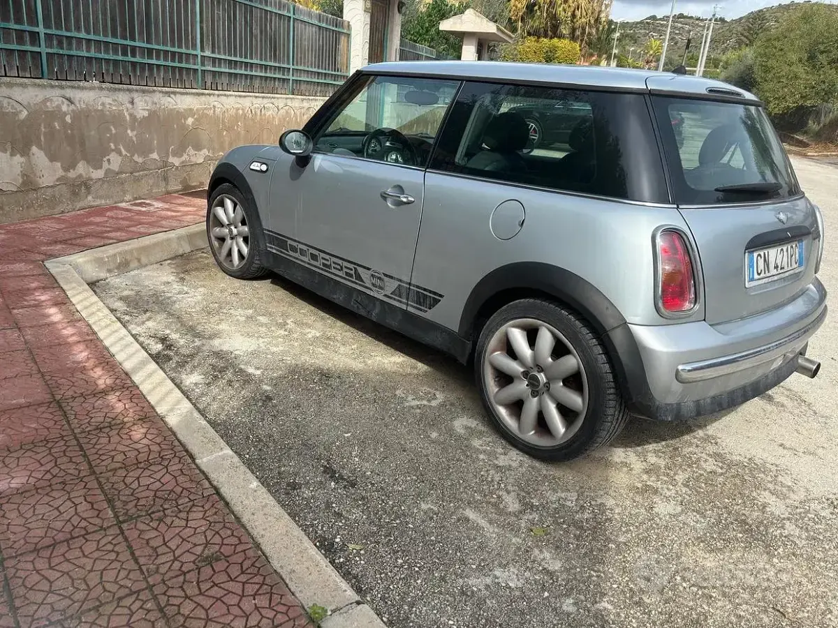 Usata Mini One D 75 CV (55 kW) 2004 Grigio Utilitaria