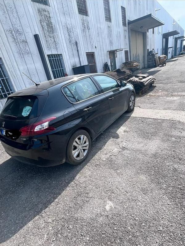 Usata Peugeot 308 110 CV (80 kW) 2017 Berlina
