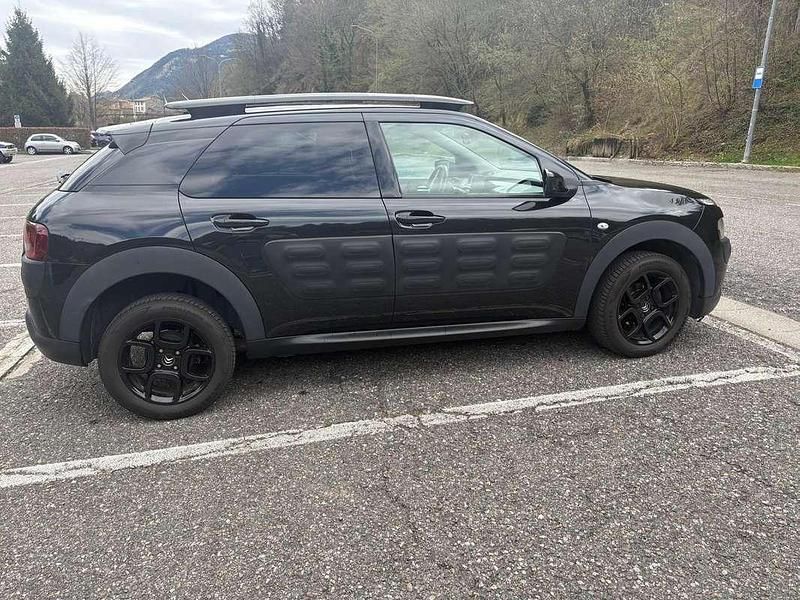 Usata Citroën C4 Shine 99 CV (72 kW) 2015 Nero SUV