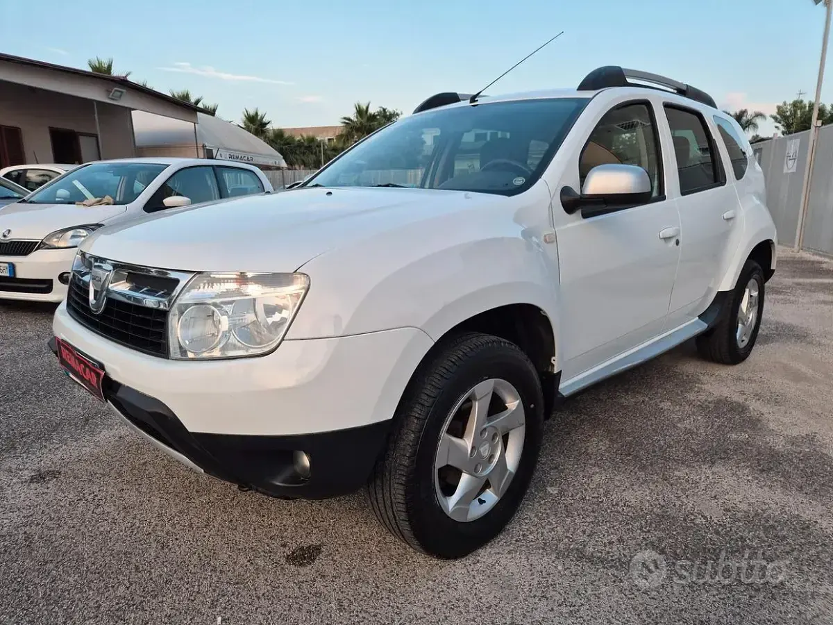 Usata Dacia Duster 105 CV (77 kW) 2011 Bianco SUV