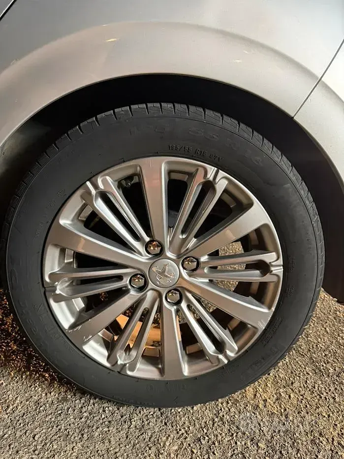Usata Peugeot 208 75 CV (55 kW) 2019 Grigio Utilitaria