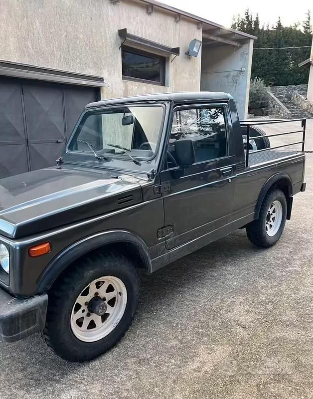 Usata Suzuki Samurai 64 CV (47 kW) 1990 Grigio SUV