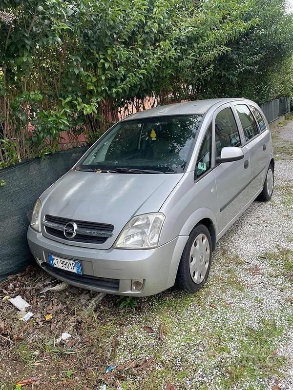 Usata Opel Meriva 101 CV (74 kW) 2005 Grigio Monovolume